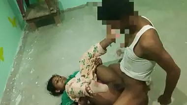 Indian labour lady fucking landlord in paid sex video