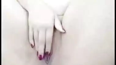 Horny Desi seductress uses cucumber to fuck her XXX ass and pussy