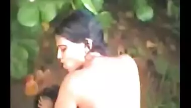 Bubble butt college girl’s outdoor hardcore fuck mms