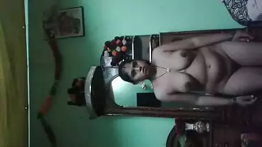 Sexy Indian boudi nagna selfie