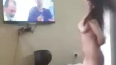 Desi whore shows boobs and ass dancing in front of camera in the nude