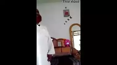 Hindi sex video of a mature guy having fun with a young bhabhi