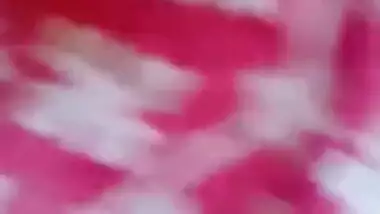 Bangladeshi girl in pink saree shows off her Desi XXX pussy on cam