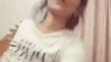 Cute girlfriend exposing nude big boobs viral selfie