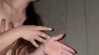 An 18-year-old girl rides on a dick in the desi xxx video