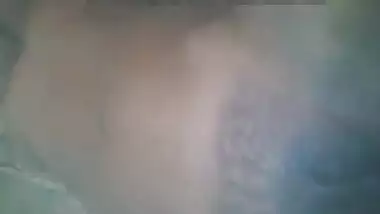 Desi MILF shows on cam her XXX assets while waiting for sex rendezvous