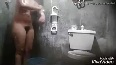 Big boobs college girl records her shower for her lover