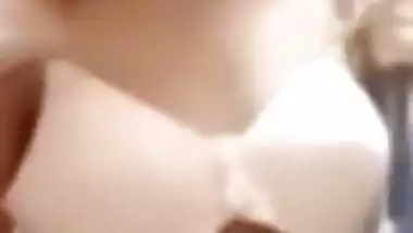 Today Exclusive- Desi Tamil Girl Showing Her Boobs And Pussy On Video Call Part 3
