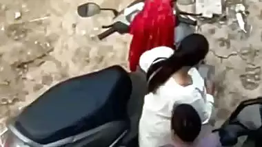 Man pays a whore and fucks outdoors in Indian xxx MMS