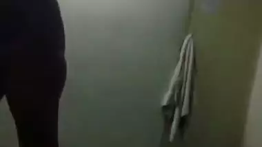 Office girl stripping and cleaning dick – Staff sex leaks