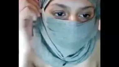 Chubby hansikha bhabhi nude infront of cam