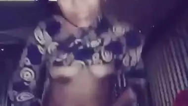 Sultry Desi female shows XXX tits and rubs her pussy for MMS clip