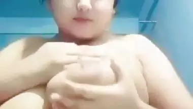 Chubby tanker Bengali girl sucking her huge boobs