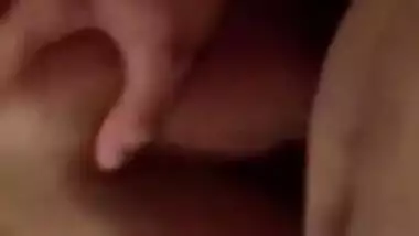 Horny Paki girl in mask fucked on camera in XXX chudai amateur sex video