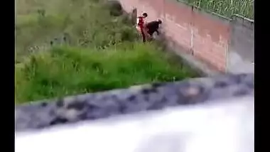 Hidden web camera records desi college gals outdoor sex scandal