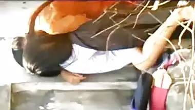 HD sex video of a young couple enjoying a quick outdoor fuck