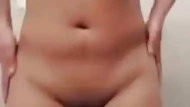 Today Exclusive-cute Nri Girl Record Nude Selfie Video Part 3