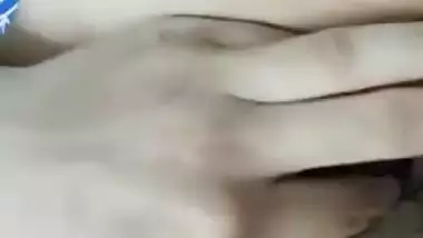 Mature chubby Bhabhi masturbating and moaning