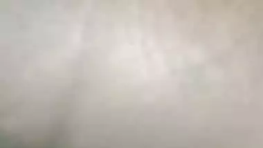 Man fills a brothel whore’s cunt with cum in Bangla sex