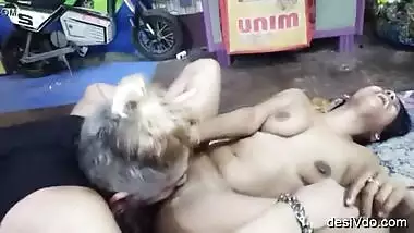 Horny Pussy Licking Course by Paki Bhabhi She Cant Resist with Audio