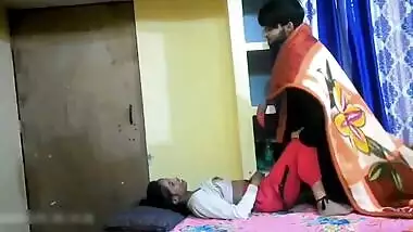 Horny Junior Accidentally gets into OYO Room with her Senior