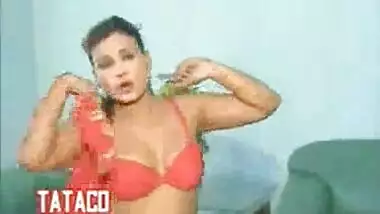 Pakistani Mujra With Boobs Show