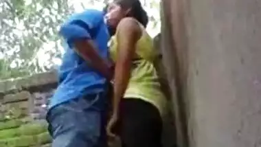 Lewd school girl kissed with BF outdoor In park. Desi voyeur сaught it mms