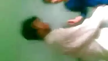 Cute college student boobs and pussy is enjoyed by her classmate in the class