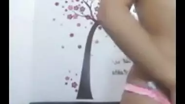 Real amateur indian with bindhi on her head showing big tits