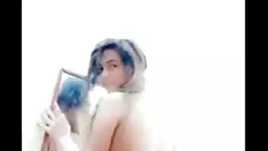 Beautiful naked Desi girl exposes her XXX body parts in home MMS video