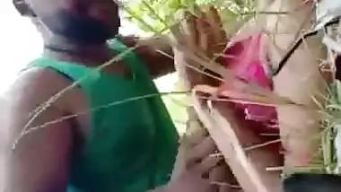 Trapping desi village girl and fucking her outdoor MMS