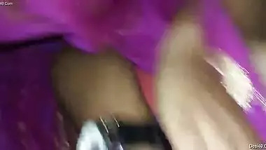 Insatiable lover records XXX video while playing with Desi chick