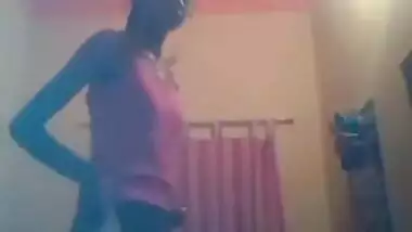 Nice Desi girl prepares for a date hoping to enjoy sex tonight