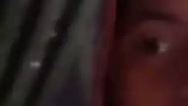 Cute virgin Desi XXX girl shows her teen boobs and pussy on cam