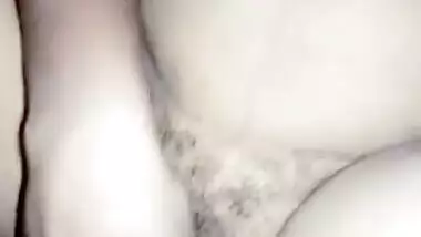 Desi guy plows XXX snatch of local slut in amazing short MMS video