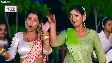 Hottest Kajal Singh – near naked boobs, nipple peek, hard liplicking smooch,navel kis
