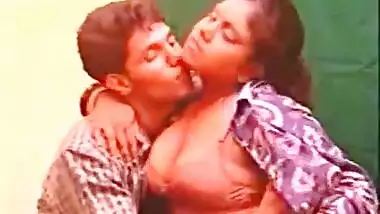 A nasty doctor fucks a big-boob Tamil patient in his clinic