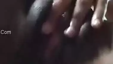 Indian girl has XXX chance to get naked and get tips for masturbation