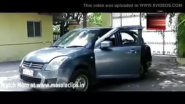 Desi hot sex clip of a secretary with her employer in car outdoors