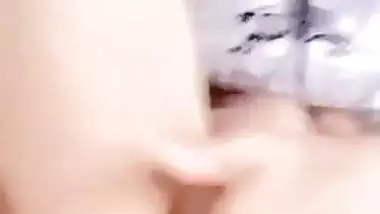 Punjabi slim girl nude fingering viral hot video