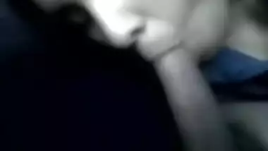 Lady slobbers on a dong in amateur Indian oral sex sex tape 