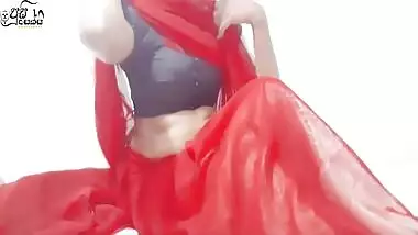 Indian Aunty, Horny Lily And Sri Lankan - Sri Lanakn Milf Sex With Her Boyළමයගෙ ගෙදර ගියපු ටීචර්
