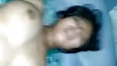 Indian teen sex video of a sexy 18 yr old girl with her BF