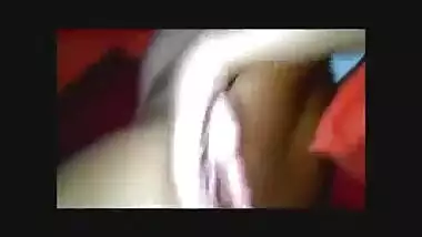 Bahan ki kuwari saheli ke pussy fuck ka real mms porn video