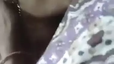 Newly married couple kissing and wife blowjob viral MMS