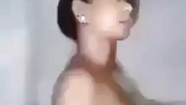 Husband doesn't know Desi turns cam on performing MMS show for XXX fans