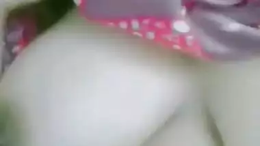 Desi Girl Shows Her boobs