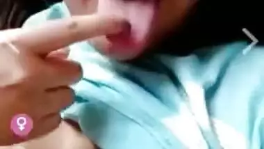 Exclusive – Sexy Look Pak Girl Showing Her Boobs And Pussy On Live Chat