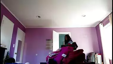 Spying on matured desi aunty dressing in bedroom