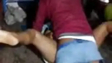 Leela aunty in nighty fucked by nxt door guy while frnd records